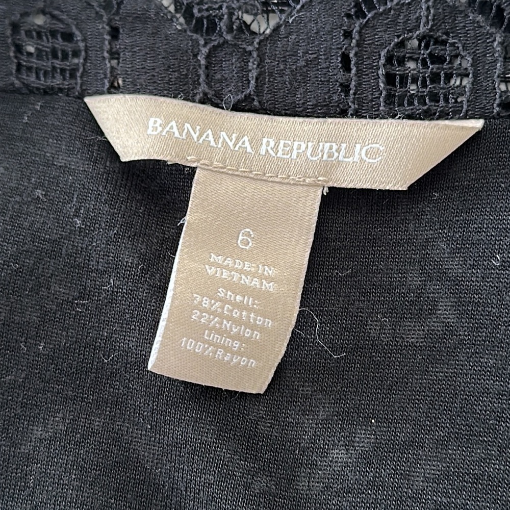 Banana Republic black lace layered, 3/4 sleeve top, zippered side, Size 6 - Picture 9 of 9